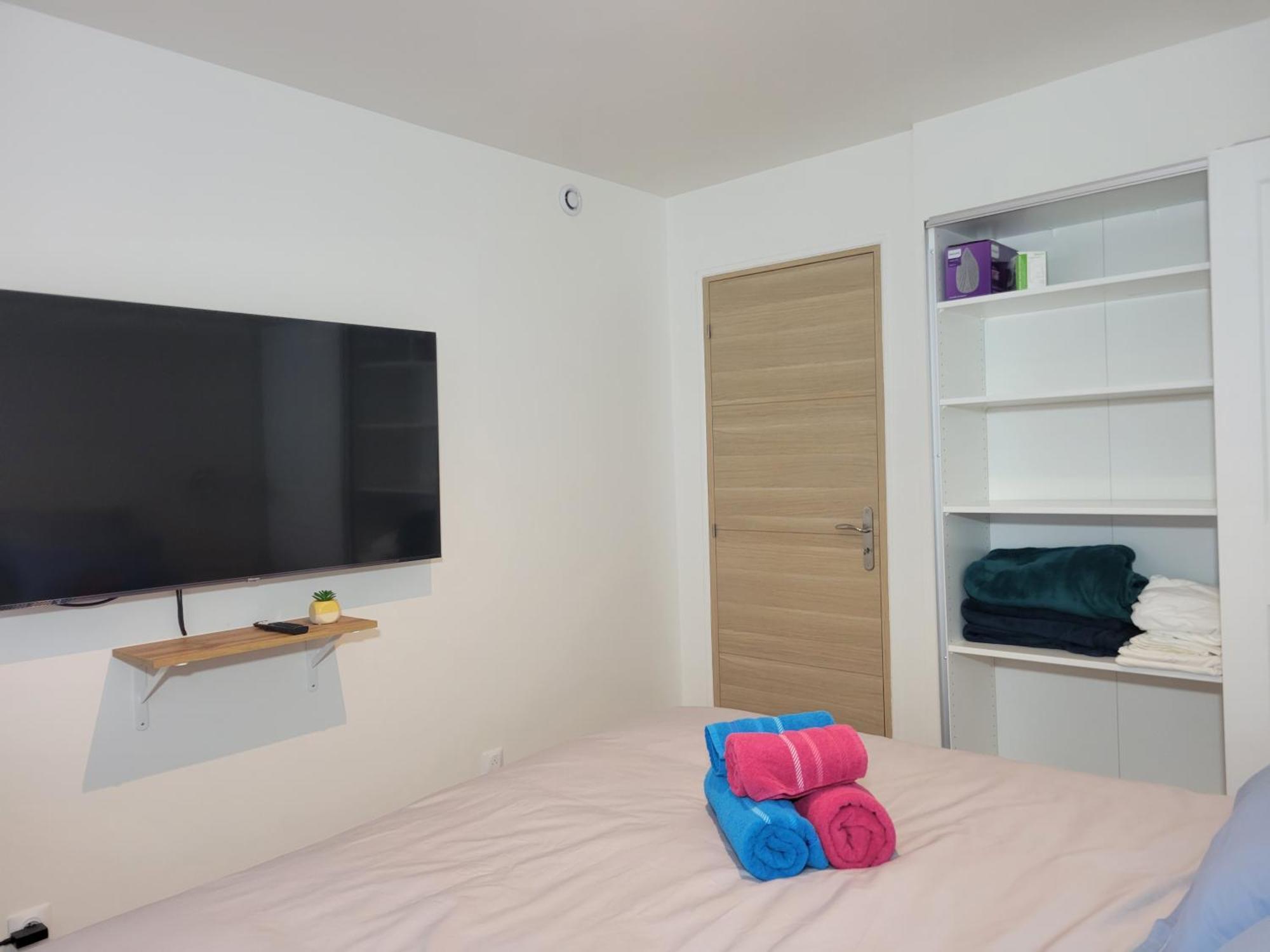 Appartement Amazing A Stone's Throw From The Of Lights - Paris Clichy