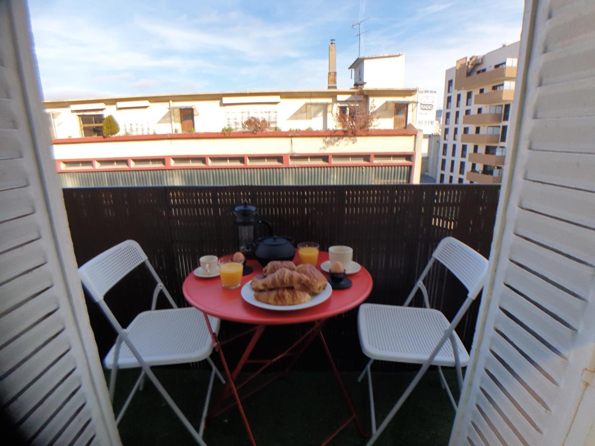 Appartement Amazing A Stone's Throw From The Of Lights - Paris Clichy