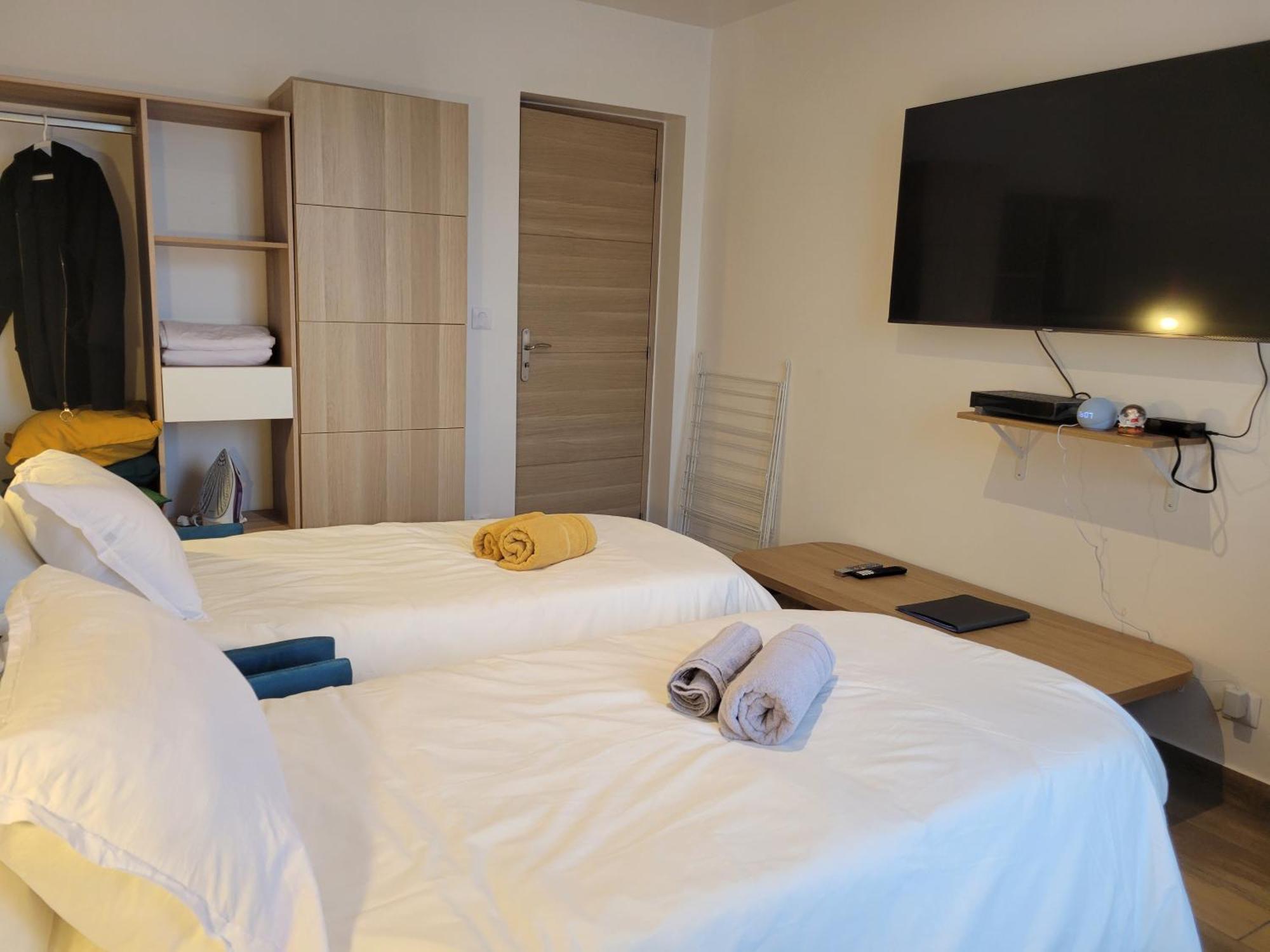 Amazing A Stone's Throw From The Of Lights - Paris Appartement
